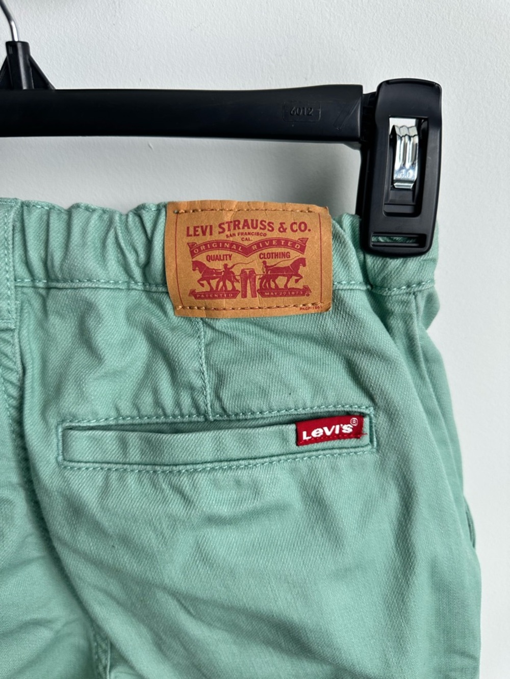 Levi’s Mint Green Cargo Pants Trendy Cotton Everyday Playwear Unisex Size 12R - Picture 10 of 13